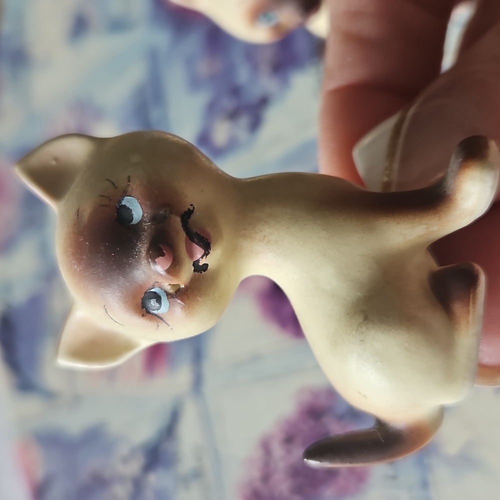 Norcrest Siamese Kitten Figurines - Picture 3 of 9